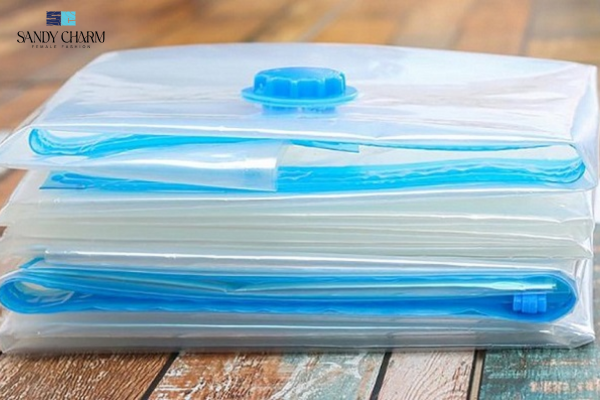Cách Xếp Quần Áo Gọn Gàng Vào Vali – Tips Hay Hữu Ích Cùng Sandy Charm 4 Túi zip hút chân không đựng quần áo